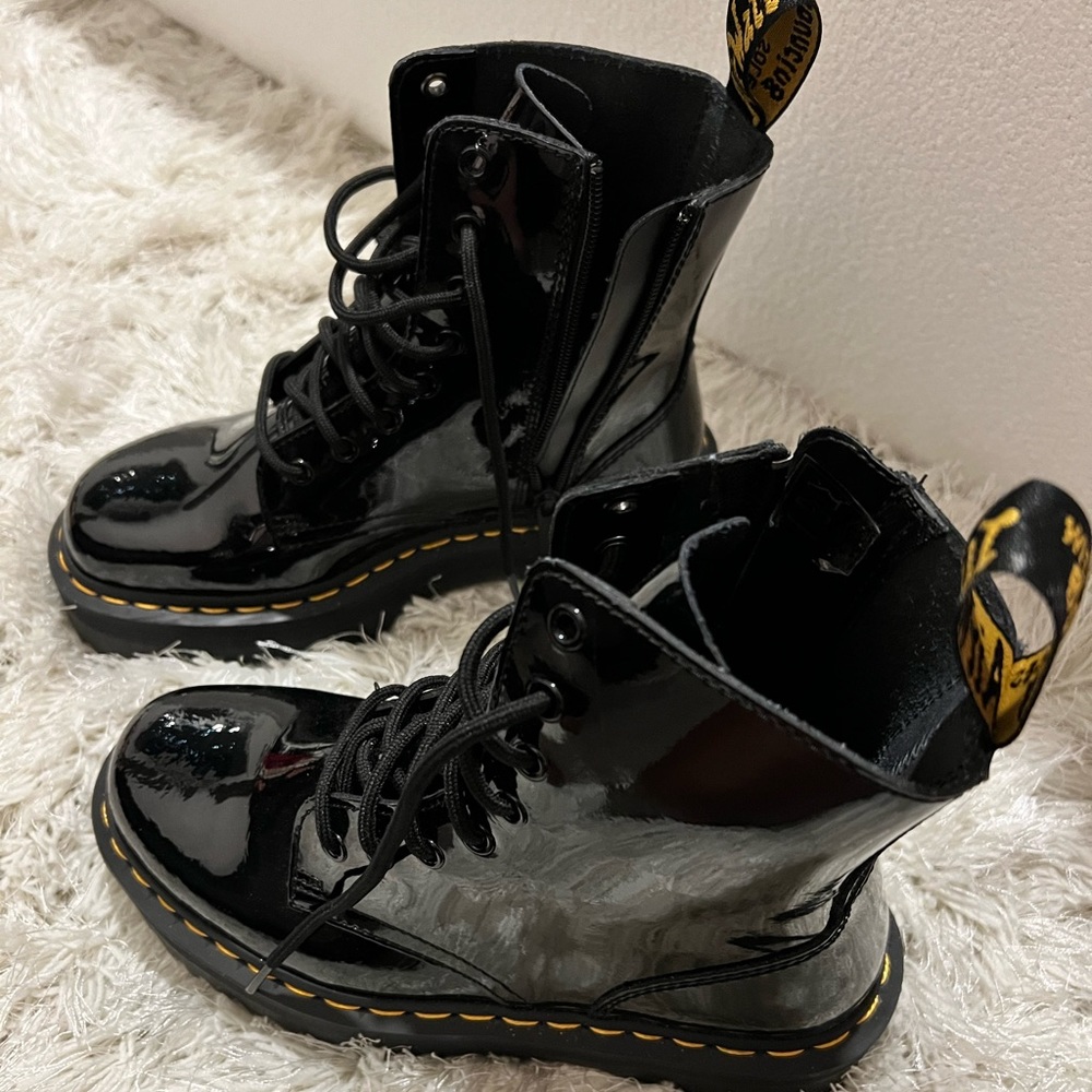 Worn once, in like brand new condition